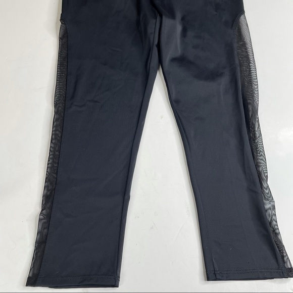 Onzie Women’s Capri Length Black Leggings with Mesh Detail Small/Medium - Picture 3 of 7
